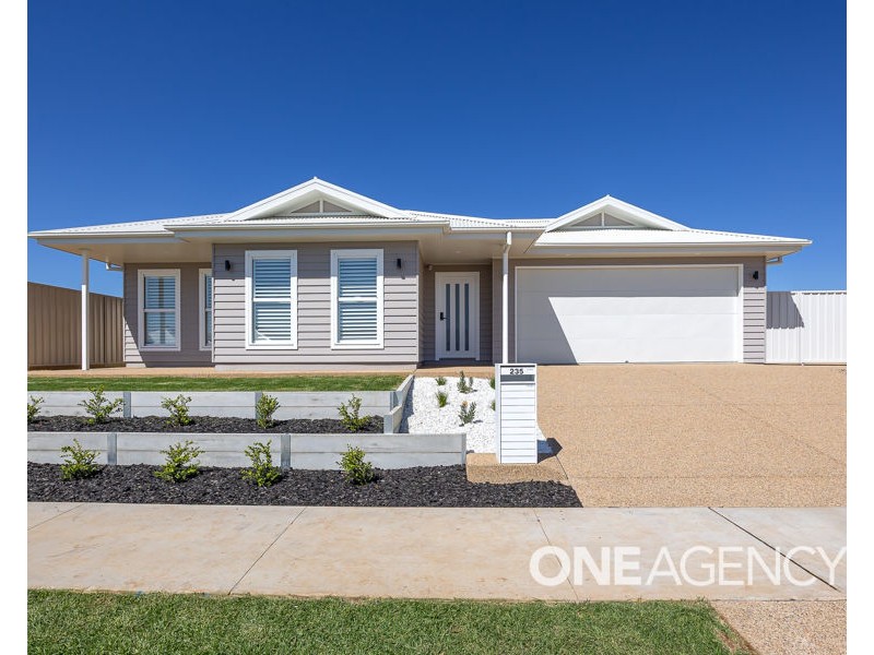 235 MUTTAMA PARADE, Gobbagombalin NSW 2650