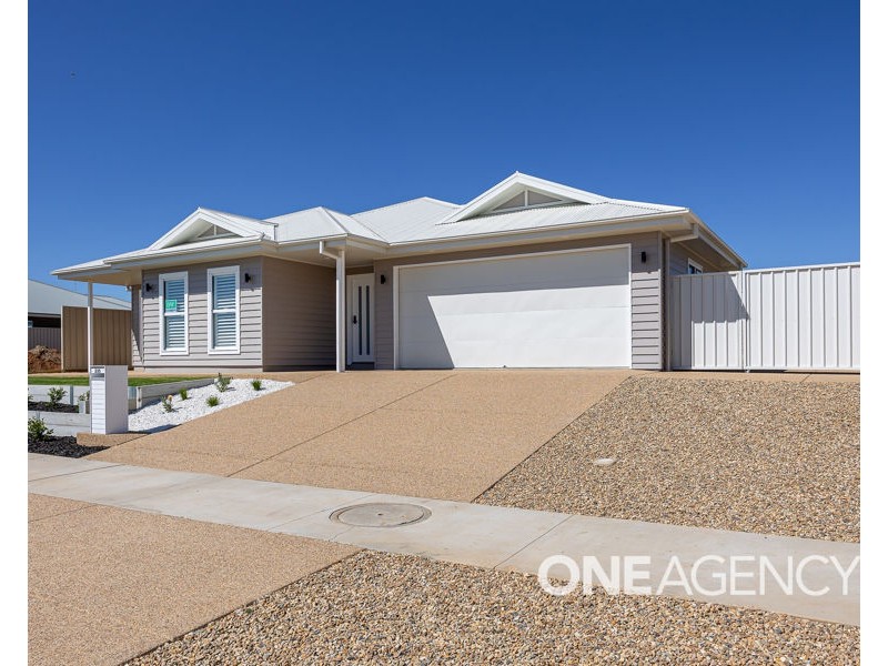 235 MUTTAMA PARADE, Gobbagombalin NSW 2650
