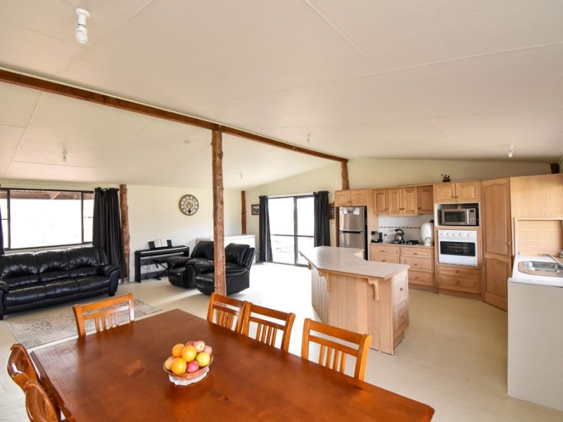 1924 CLIFTON RD, Carroll NSW 2340