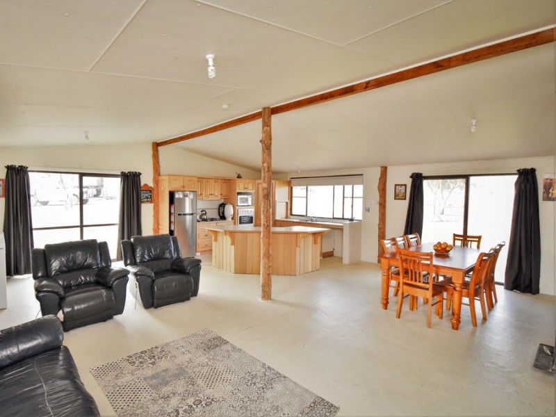 1924 CLIFTON RD, Carroll NSW 2340