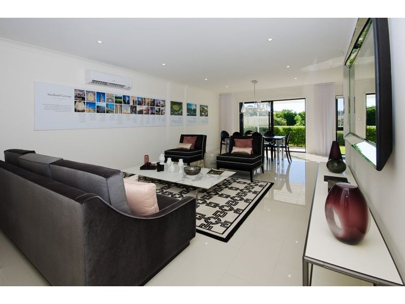 71/18 Archipelago Street, Pacific Pines QLD 4211