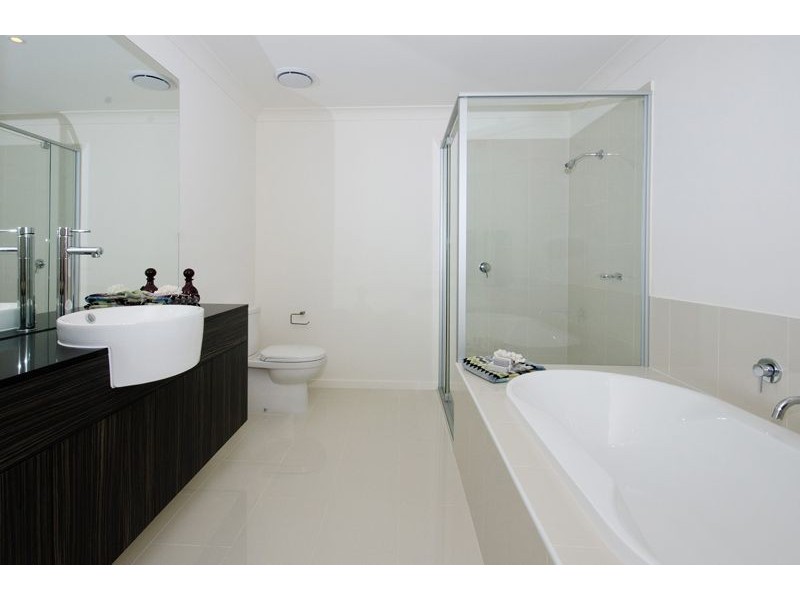 71/18 Archipelago Street, Pacific Pines QLD 4211