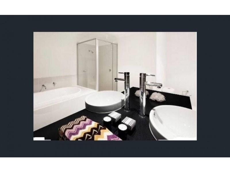 71/18 Archipelago Street, Pacific Pines QLD 4211