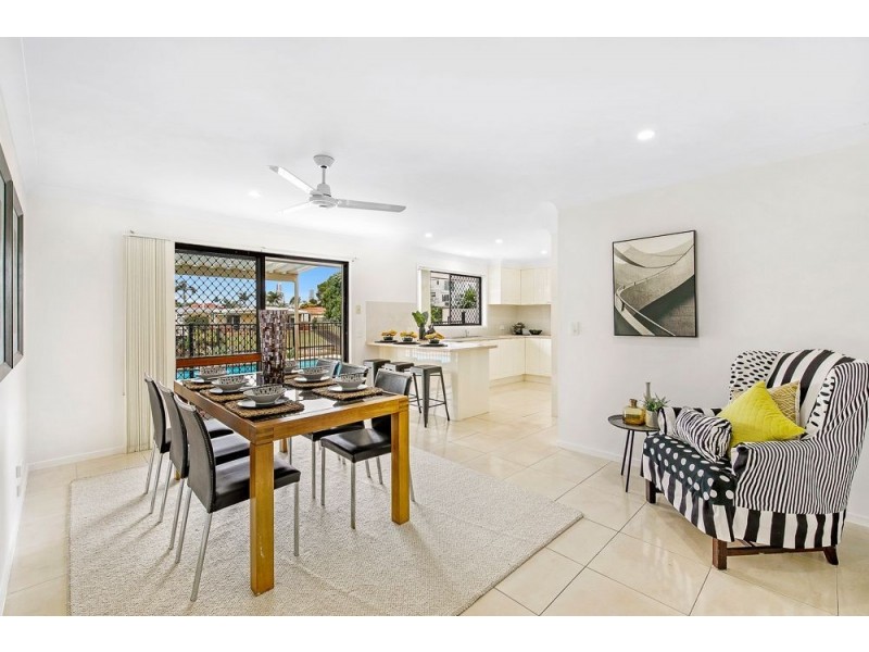 11 Ensenada Court, Broadbeach Waters QLD 4218