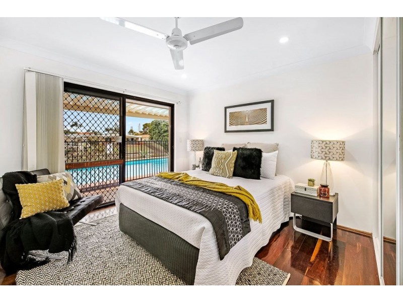 11 Ensenada Court, Broadbeach Waters QLD 4218