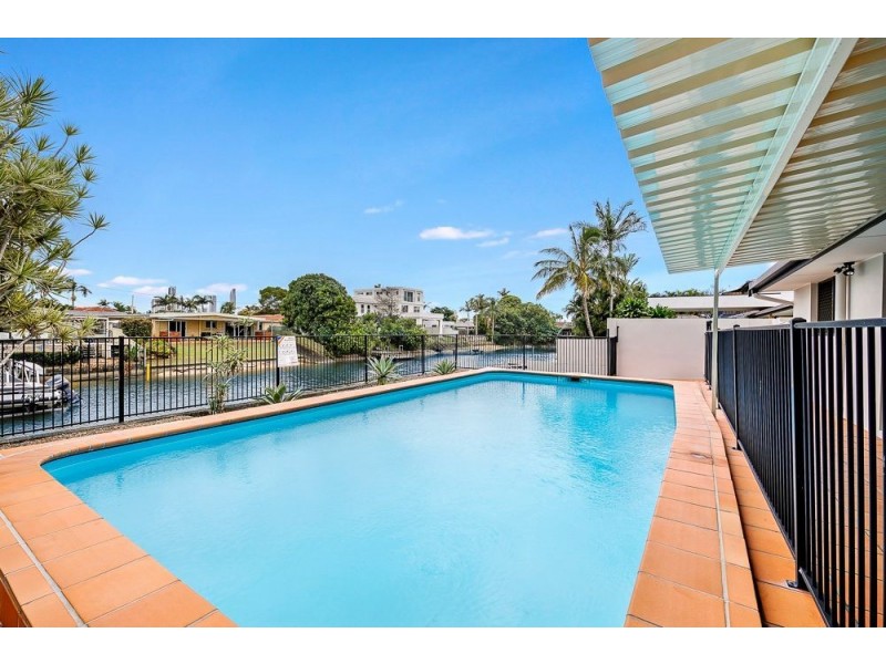 11 Ensenada Court, Broadbeach Waters QLD 4218