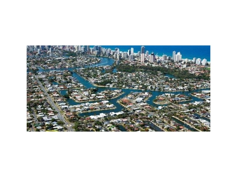 11 Ensenada Court, Broadbeach Waters QLD 4218