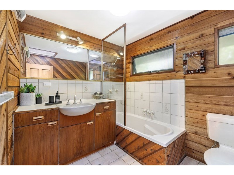 26 Loop Road, Lower Beechmont QLD 4211