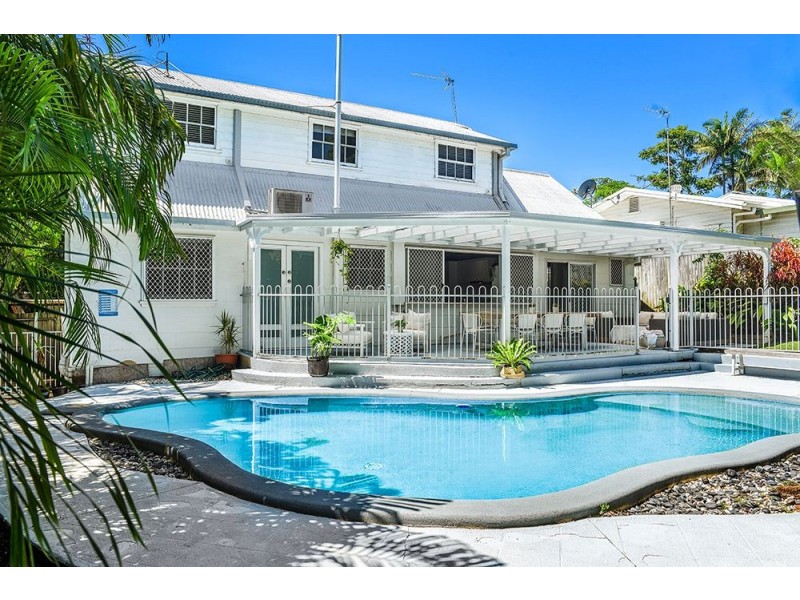 14 Harcourt Crescent, Southport QLD 4215