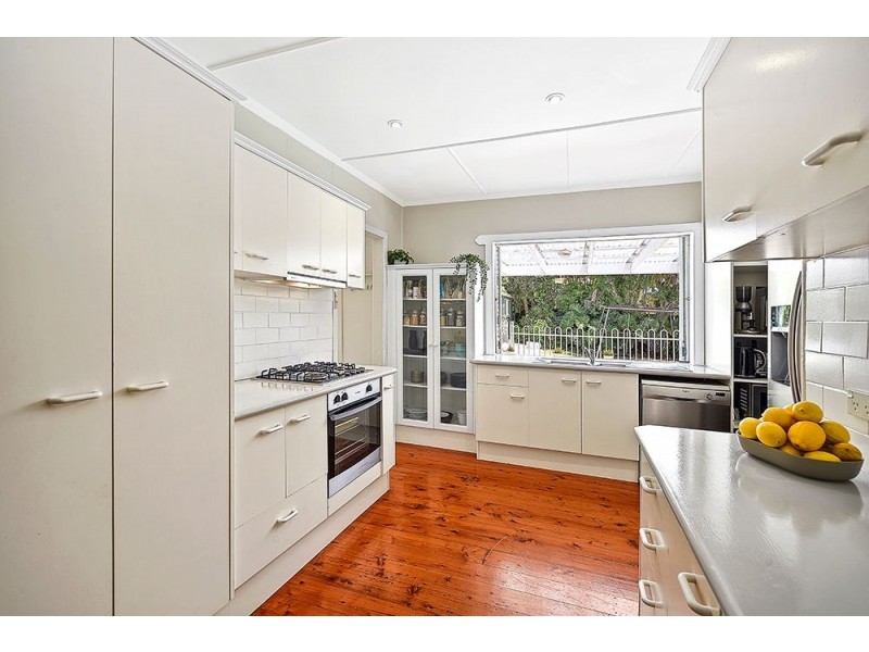 14 Harcourt Crescent, Southport QLD 4215