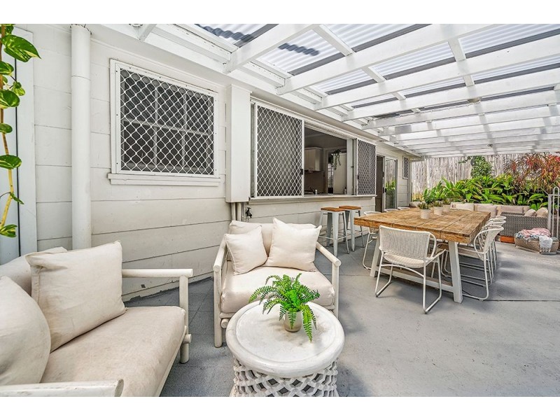 14 Harcourt Crescent, Southport QLD 4215