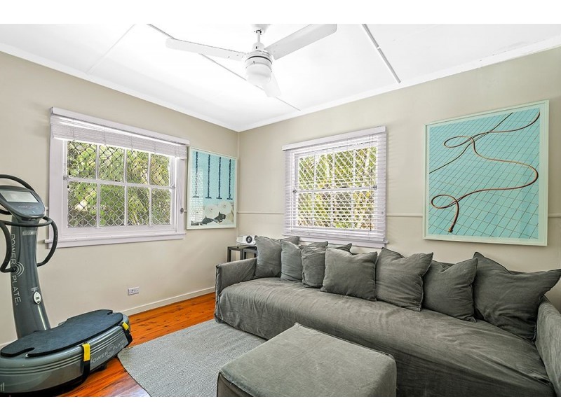 14 Harcourt Crescent, Southport QLD 4215