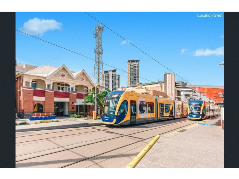 14 Harcourt Crescent, Southport QLD 4215