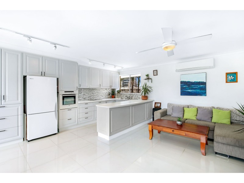 16/26 Stanhill Drive, Chevron Island QLD 4217