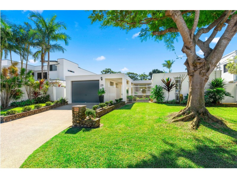 29 Park Avenue, Broadbeach Waters QLD 4218