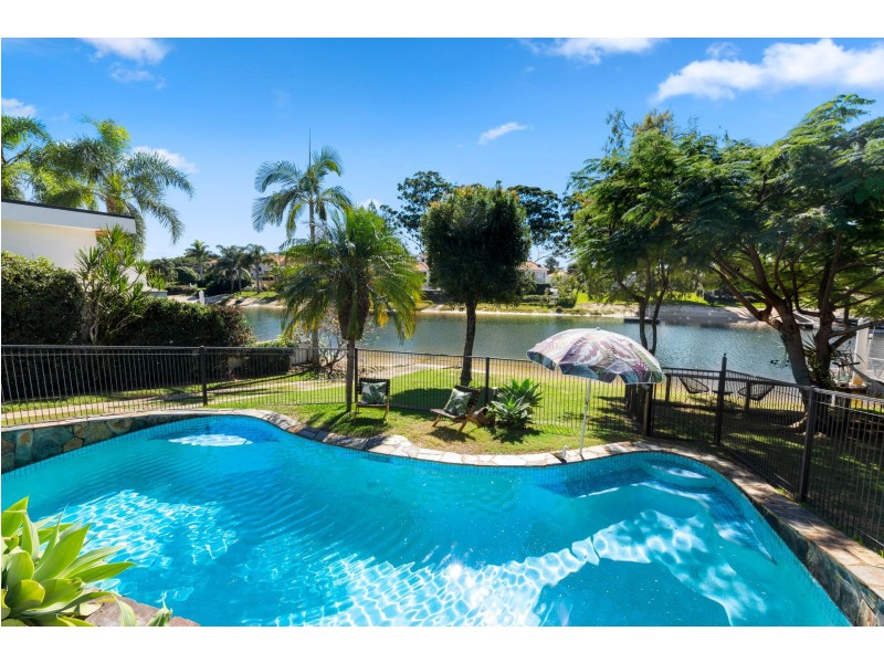 29 Park Avenue, Broadbeach Waters QLD 4218