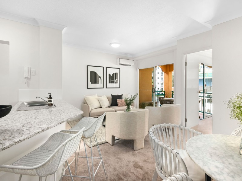 39/11-17 Philip Avenue, Broadbeach QLD 4218