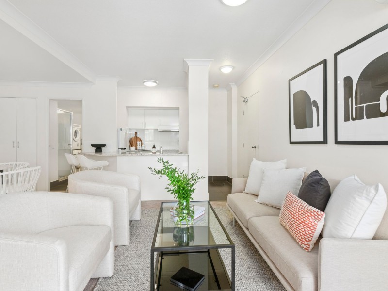39/11-17 Philip Avenue, Broadbeach QLD 4218