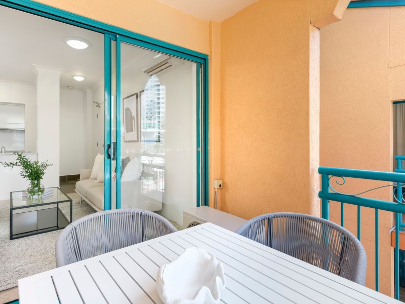 39/11-17 Philip Avenue, Broadbeach QLD 4218