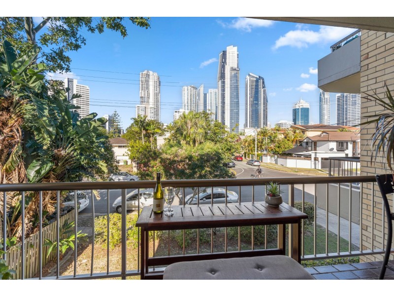 8/26 Stanhill Drive, Chevron Island QLD 4217