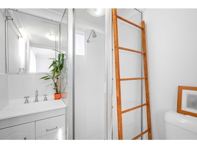 8/26 Stanhill Drive, Chevron Island QLD 4217