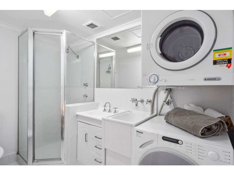 8/26 Stanhill Drive, Chevron Island QLD 4217