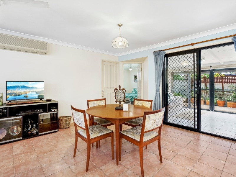 2/10 Alkira Avenue, Palm Beach QLD 4221