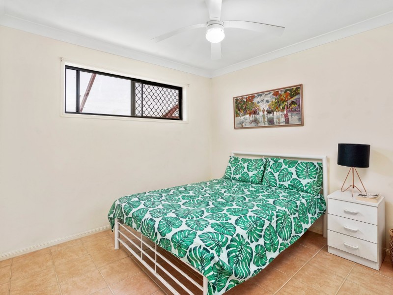 2/10 Alkira Avenue, Palm Beach QLD 4221