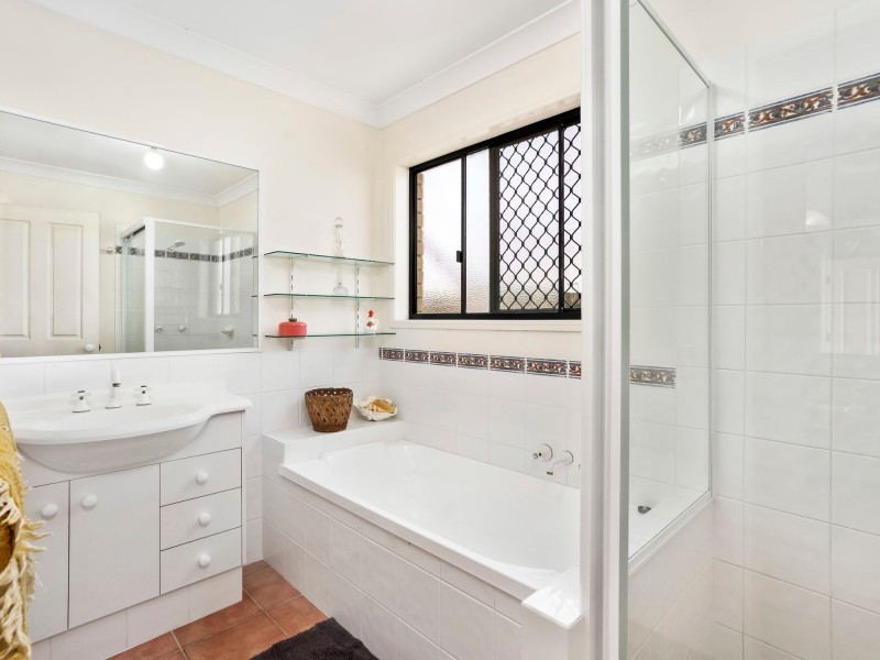 2/10 Alkira Avenue, Palm Beach QLD 4221