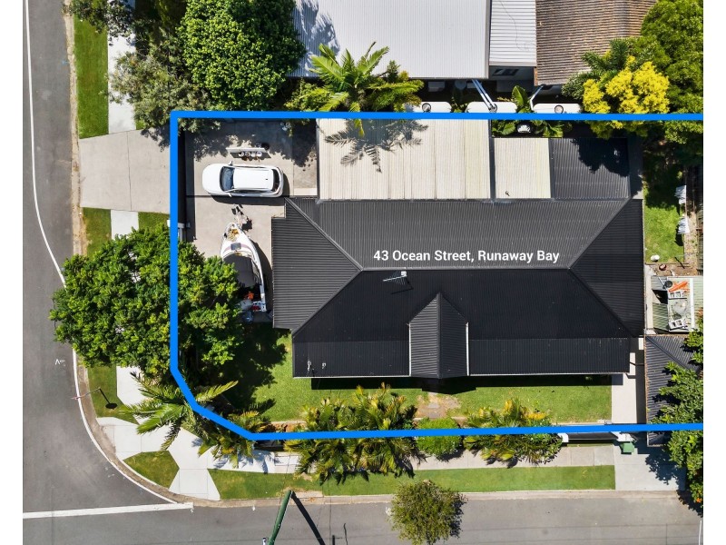 43 Ocean Street, Runaway Bay QLD 4216