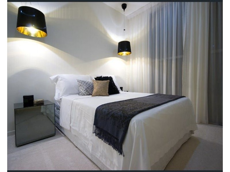 10011 The Boulevard Lane, Benowa QLD 4217