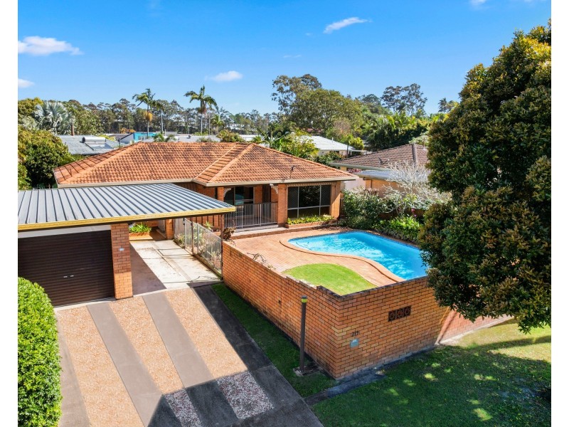 219 Mallawa Drive, Palm Beach QLD 4221