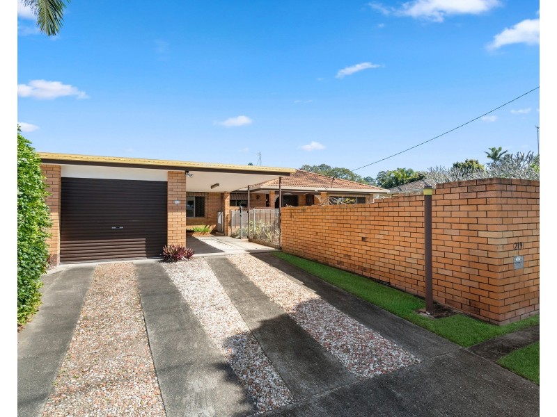 219 Mallawa Drive, Palm Beach QLD 4221