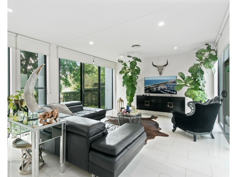 916 Medinah Avenue, Robina QLD 4226