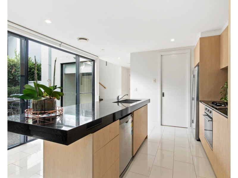 916 Medinah Avenue, Robina QLD 4226