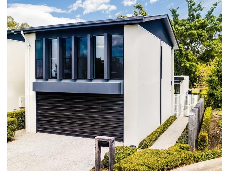 916 Medinah Avenue, Robina QLD 4226