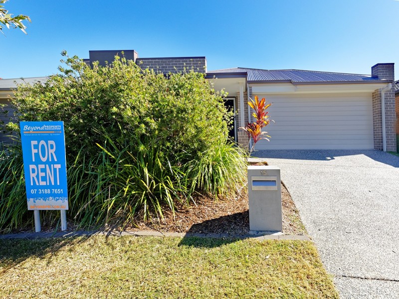 15 Chamomile Street, Springfield Lakes QLD 4300