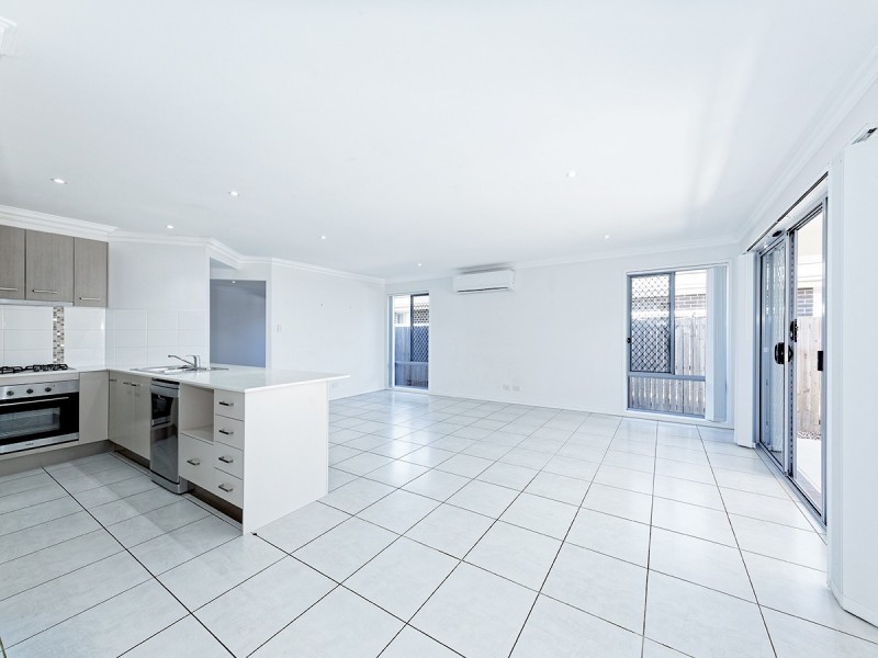 15 Chamomile Street, Springfield Lakes QLD 4300