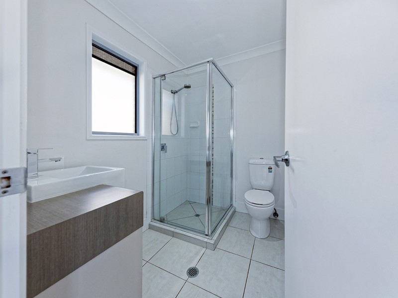 15 Chamomile Street, Springfield Lakes QLD 4300