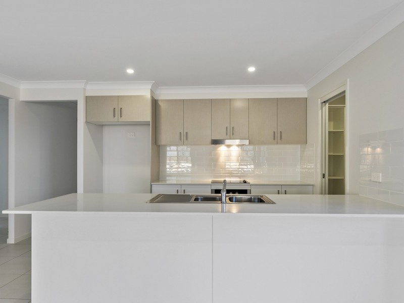 32 Crest Street, Narangba QLD 4504