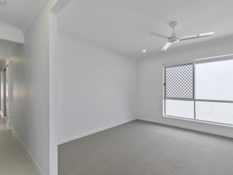 32 Crest Street, Narangba QLD 4504