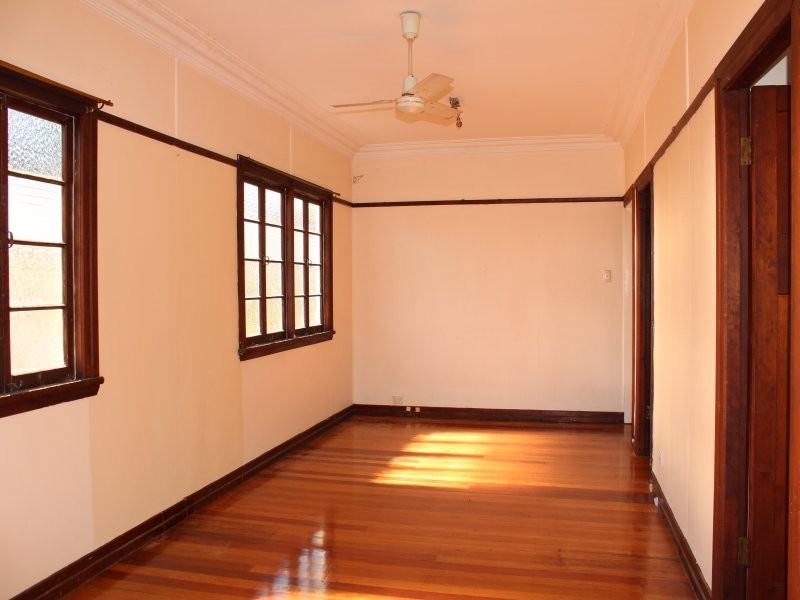 26 Pemberton, Booval QLD 4304