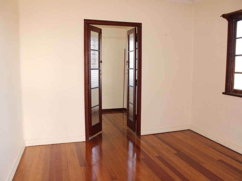 26 Pemberton, Booval QLD 4304