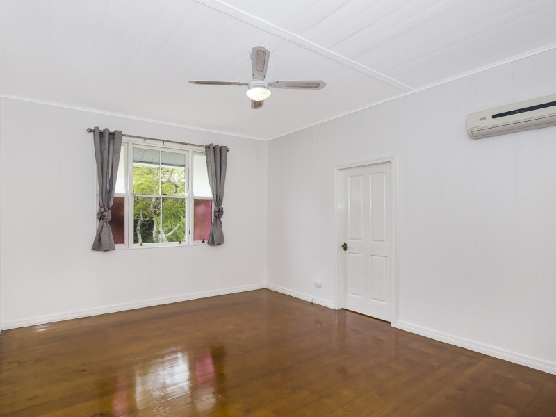 55 Kamarin Street, Manly West QLD 4179