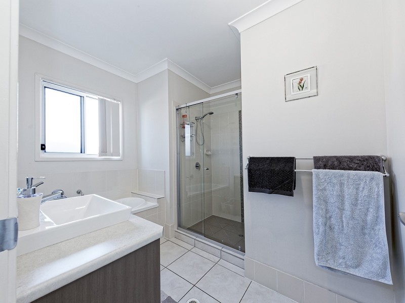 10 Daintree Place, Springfield Lakes QLD 4300