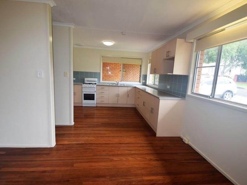 19 Minnis Street, Eastern Heights QLD 4305