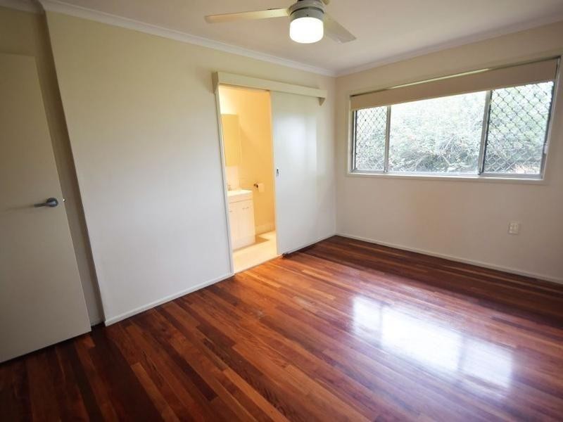 19 Minnis Street, Eastern Heights QLD 4305