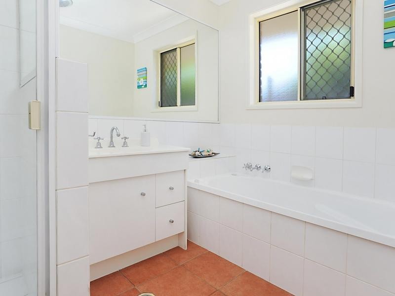1 Wanda Court, Albany Creek QLD 4035