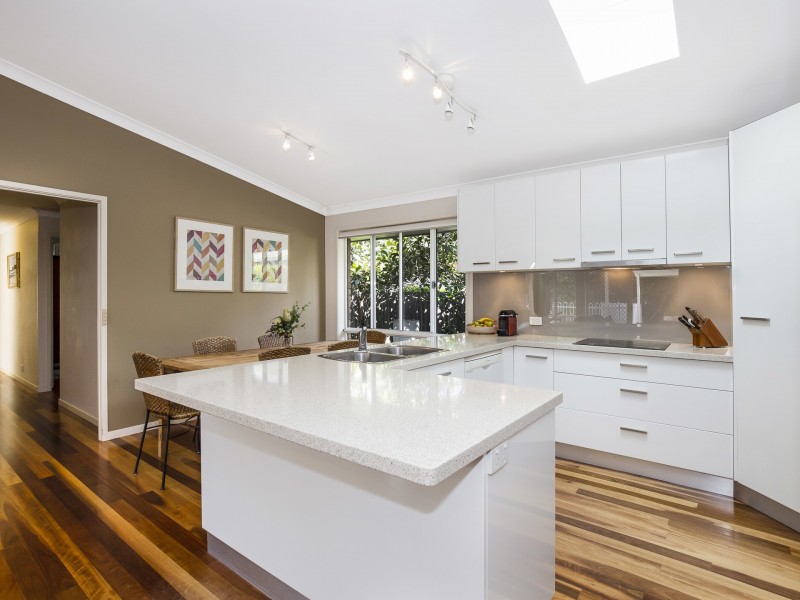 11 River Park Place, Fig Tree Pocket QLD 4069