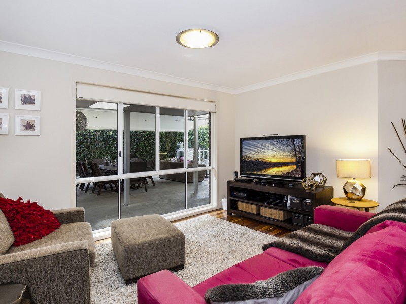 11 River Park Place, Fig Tree Pocket QLD 4069
